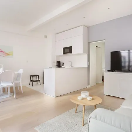 Appartamento Sublime Et Neuf Fbg Saint Honoré Parigi