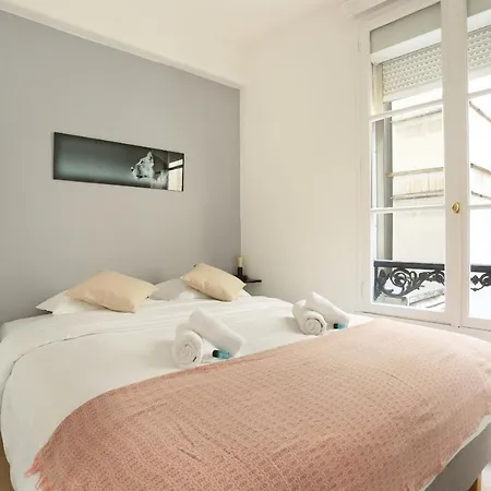Appartamento Sublime Et Neuf Fbg Saint Honoré Parigi